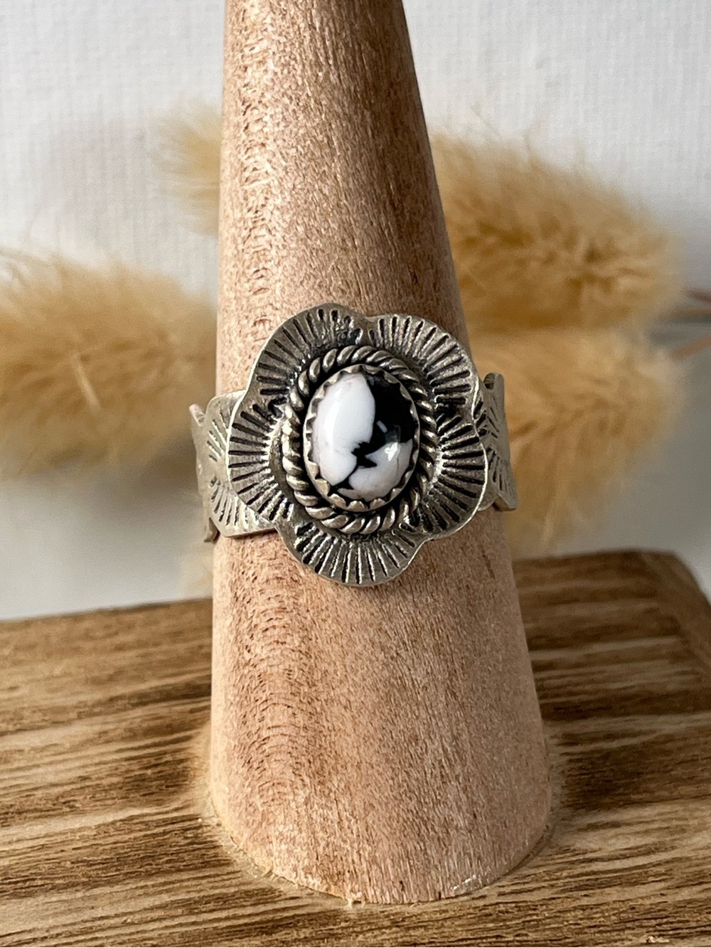 Solid Sterling Silver Southwest White Buffalo Gemstone Cigar Band Ring Size 9